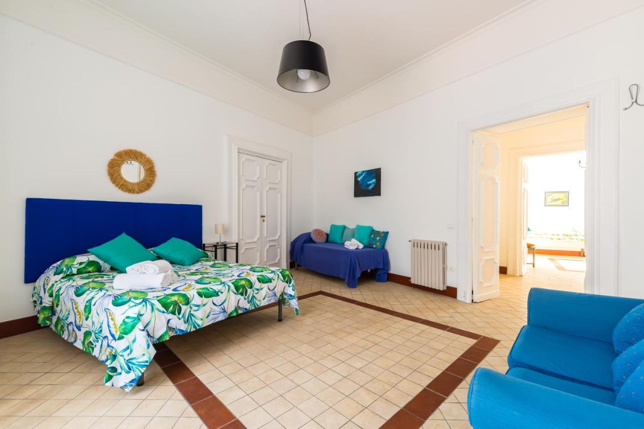 Lopez 20 A Big Family Apartment By Napoliapartments Экстерьер фото